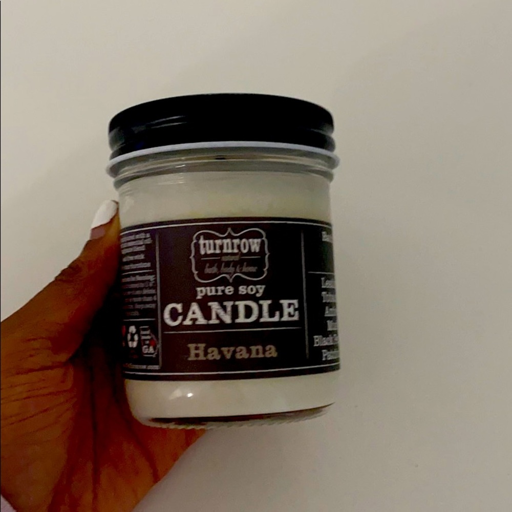 I am selling this Havana candle